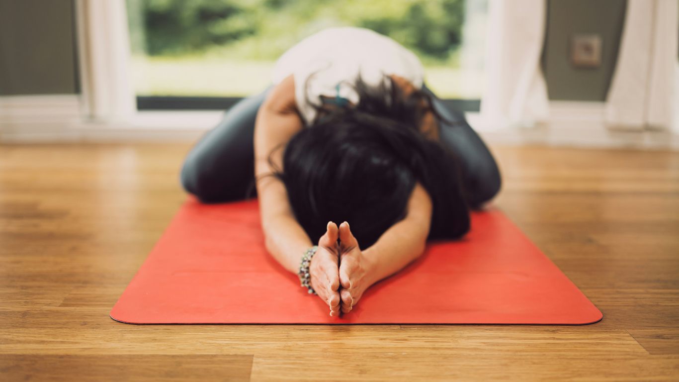 The ultimate guide to practicing yoga with an instructor